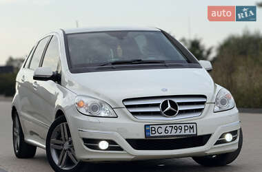 Хэтчбек Mercedes-Benz B-Class 2011 в 