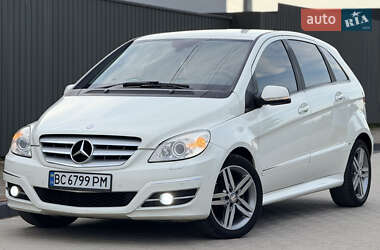 Хэтчбек Mercedes-Benz B-Class 2011 в 