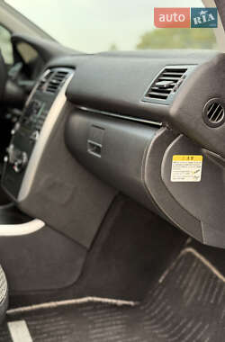 Хэтчбек Mercedes-Benz B-Class 2011 в 