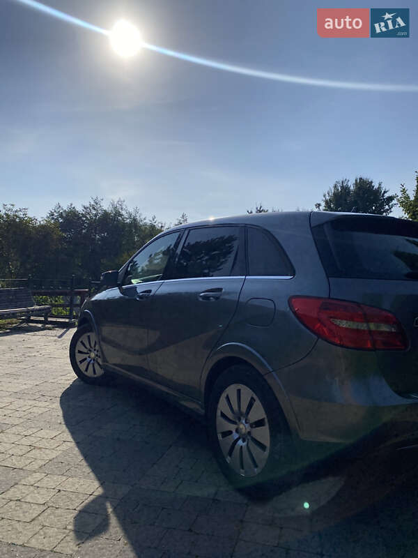 Хэтчбек Mercedes-Benz B-Class 2014 в Ужгороде фото 4 Хэтчбек Mercedes-Benz B-Class 2014 в Ужгороде
