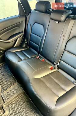 Хэтчбек Mercedes-Benz B-Class 2015 в 