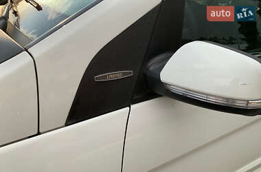 Хэтчбек Mercedes-Benz B-Class 2010 в 