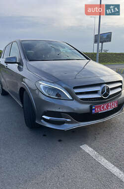 Хэтчбек Mercedes-Benz B-Class 2016 в 