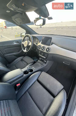 Хэтчбек Mercedes-Benz B-Class 2016 в 