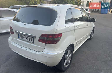 Хэтчбек Mercedes-Benz B-Class 2008 в 