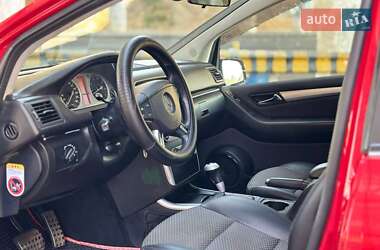 Хэтчбек Mercedes-Benz B-Class 2009 в 