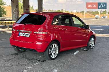 Хэтчбек Mercedes-Benz B-Class 2009 в 
