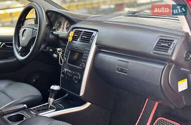 Хэтчбек Mercedes-Benz B-Class 2009 в 