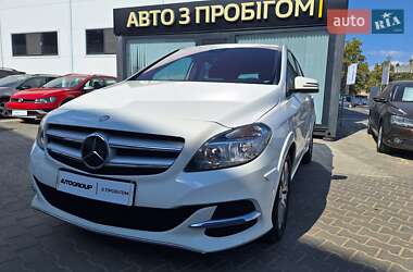 Хэтчбек Mercedes-Benz B-Class 2017 в 