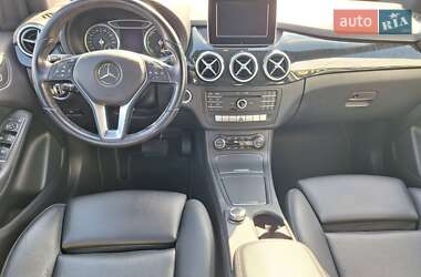 Хэтчбек Mercedes-Benz B-Class 2017 в 