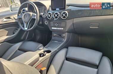 Хэтчбек Mercedes-Benz B-Class 2017 в 