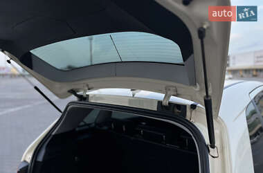 Хэтчбек Mercedes-Benz B-Class 2011 в 