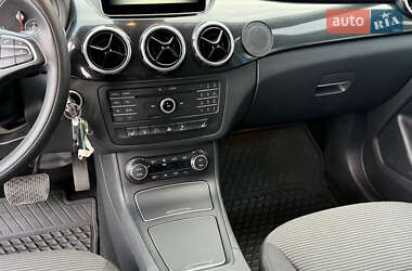 Хэтчбек Mercedes-Benz B-Class 2015 в 