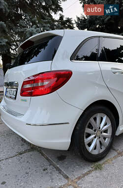Хэтчбек Mercedes-Benz B-Class 2013 в 