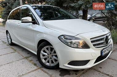 Хэтчбек Mercedes-Benz B-Class 2013 в 