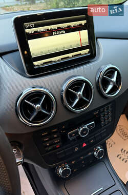 Хэтчбек Mercedes-Benz B-Class 2013 в 