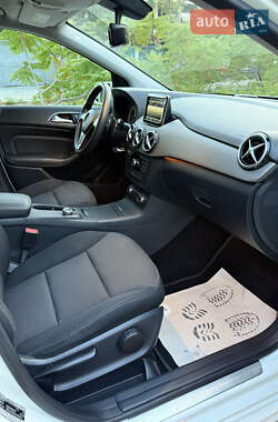 Хэтчбек Mercedes-Benz B-Class 2013 в 