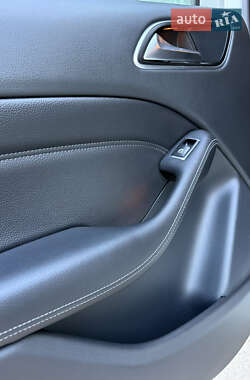 Хэтчбек Mercedes-Benz B-Class 2013 в 