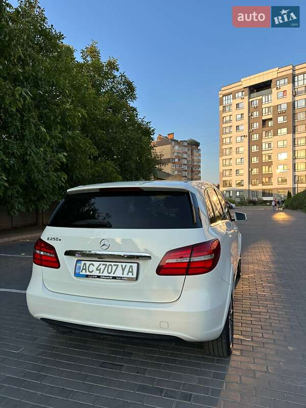 Хэтчбек Mercedes-Benz B-Class 2017 в Луцке