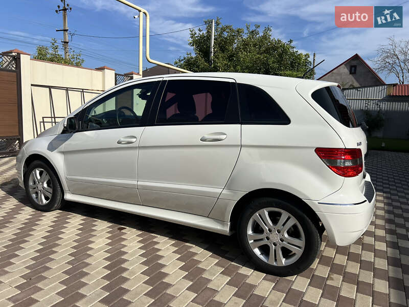 Хэтчбек Mercedes-Benz B-Class 2010 в Одессе фото 6 Хэтчбек Mercedes-Benz B-Class 2010 в Одессе