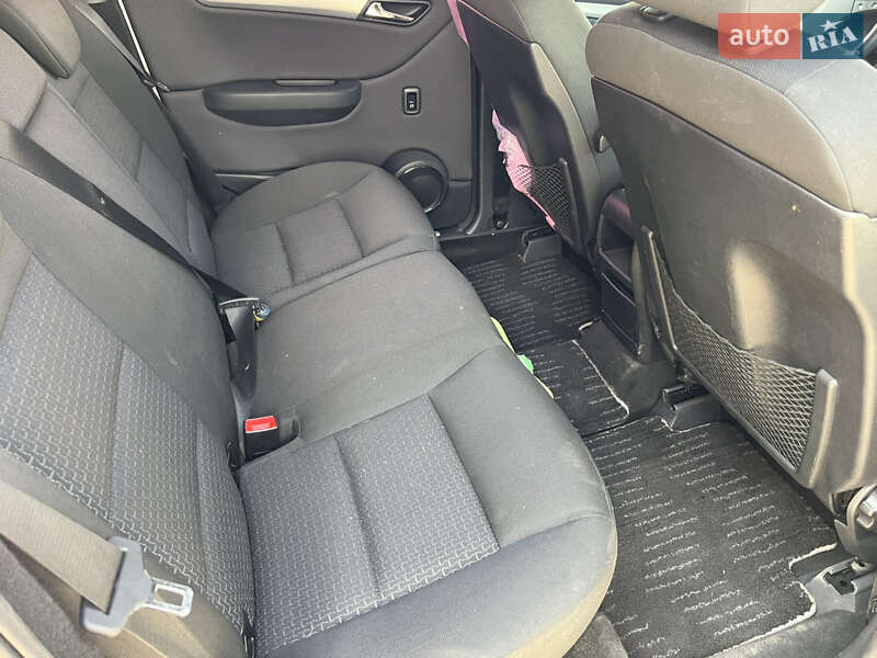 Хэтчбек Mercedes-Benz B-Class 2010 в Одессе фото 17 Хэтчбек Mercedes-Benz B-Class 2010 в Одессе