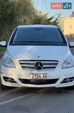 Хэтчбек Mercedes-Benz B-Class 2010 в 