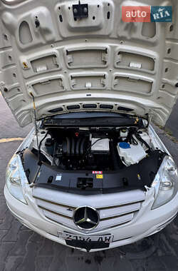 Хэтчбек Mercedes-Benz B-Class 2010 в 