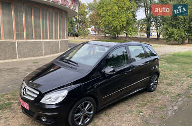 Хэтчбек Mercedes-Benz B-Class 2009 в 