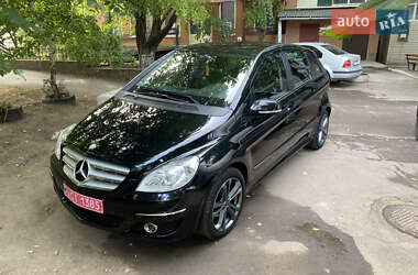 Хэтчбек Mercedes-Benz B-Class 2009 в 