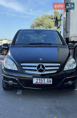 Хэтчбек Mercedes-Benz B-Class 2010 в 