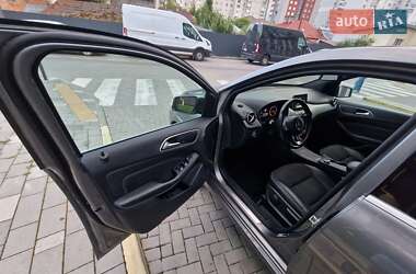 Хэтчбек Mercedes-Benz B-Class 2015 в 