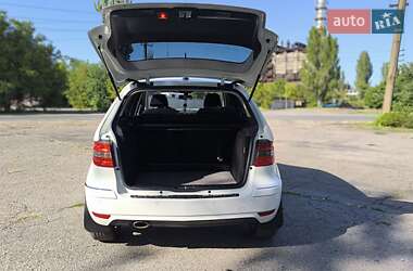 Хэтчбек Mercedes-Benz B-Class 2010 в 