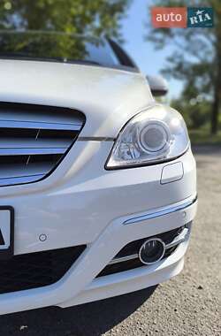 Хэтчбек Mercedes-Benz B-Class 2010 в 