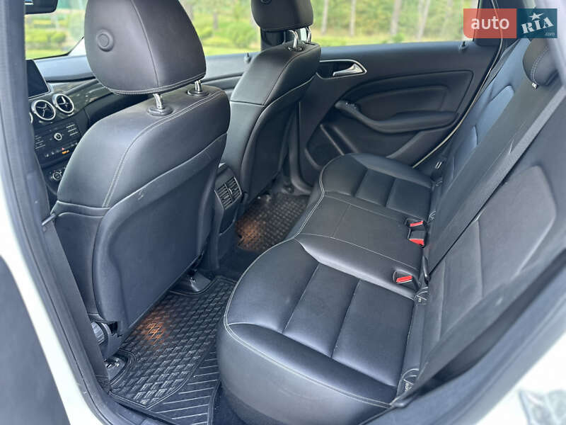 Хэтчбек Mercedes-Benz B-Class 2015 в Киеве фото 10 Хэтчбек Mercedes-Benz B-Class 2015 в Киеве
