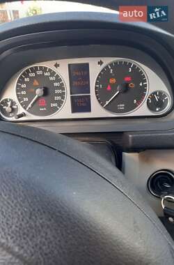 Хетчбек Mercedes-Benz B-Class 2011 в 