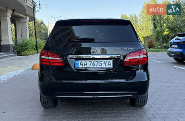 Хэтчбек Mercedes-Benz B-Class 2015 в 