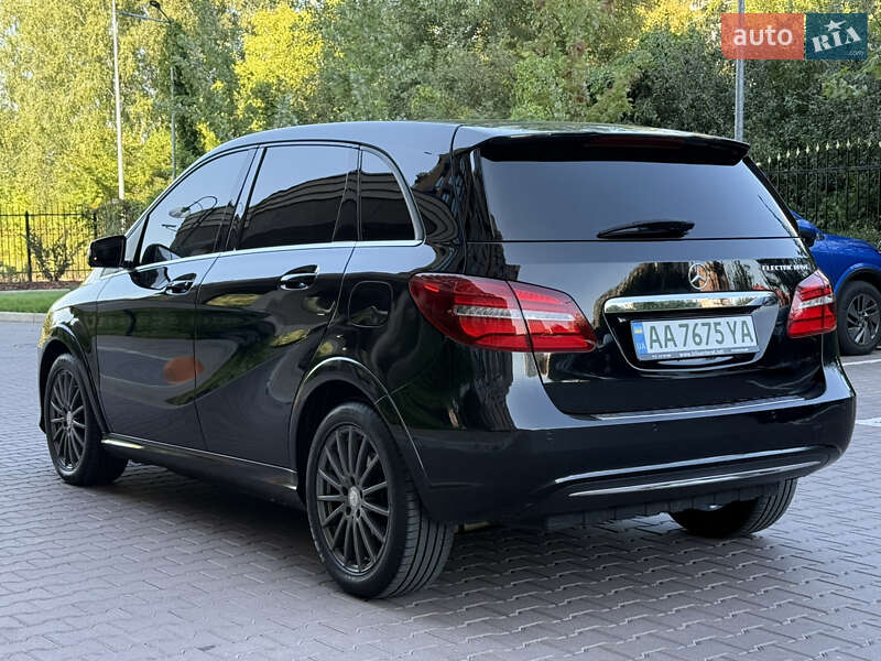 Хэтчбек Mercedes-Benz B-Class 2015 в Киеве