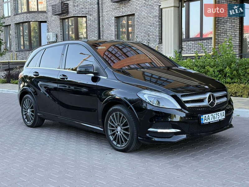 Хэтчбек Mercedes-Benz B-Class 2015 в Киеве