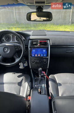 Хэтчбек Mercedes-Benz B-Class 2009 в 