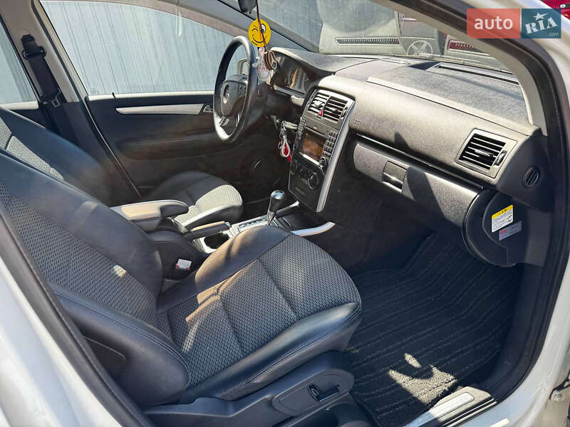Хетчбек Mercedes-Benz B-Class 2010 в Дніпрі