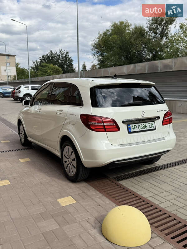 Хэтчбек Mercedes-Benz B-Class 2014 в Запорожье