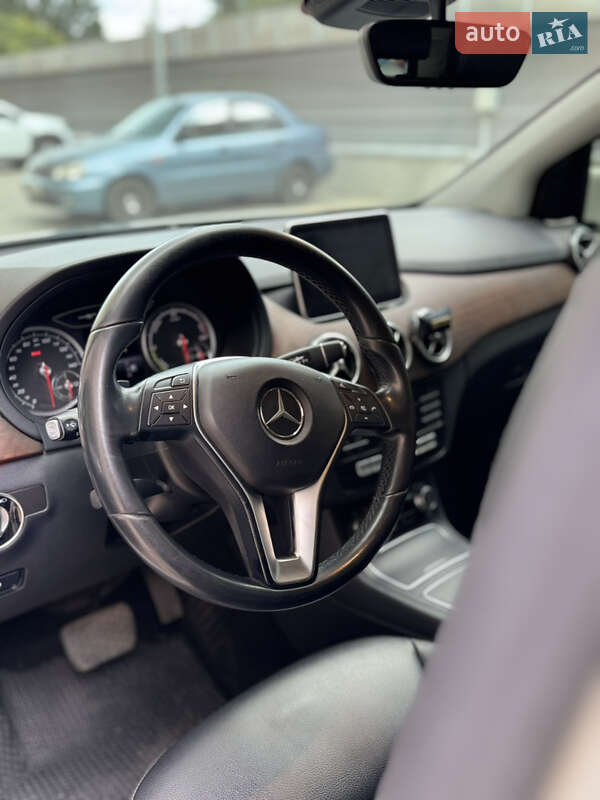 Хэтчбек Mercedes-Benz B-Class 2014 в Запорожье