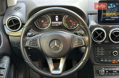 Хэтчбек Mercedes-Benz B-Class 2017 в 