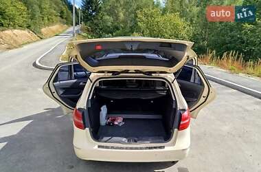 Хэтчбек Mercedes-Benz B-Class 2013 в 
