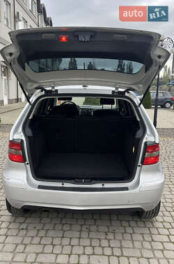 Хетчбек Mercedes-Benz B-Class 2009 в 