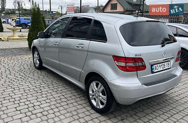 Хетчбек Mercedes-Benz B-Class 2009 в 