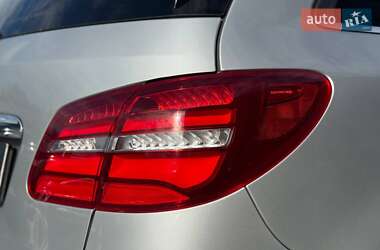Хэтчбек Mercedes-Benz B-Class 2017 в 