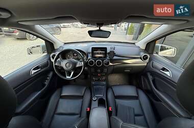 Хэтчбек Mercedes-Benz B-Class 2017 в 
