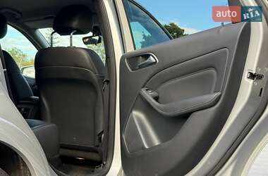 Хэтчбек Mercedes-Benz B-Class 2017 в 