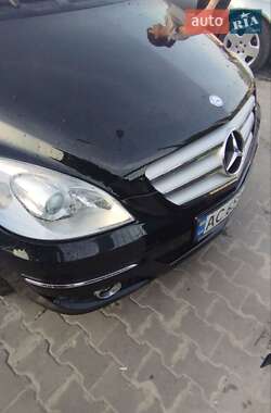 Хэтчбек Mercedes-Benz B-Class 2009 в 